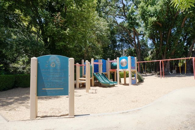 184 Cobblestone Dr, San Rafael, CA 94903