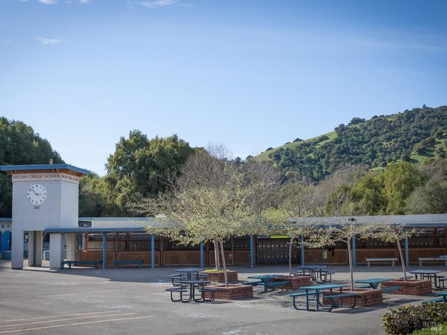 184 Cobblestone Dr, San Rafael, CA 94903