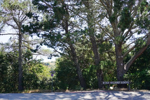 184 Cobblestone Dr, San Rafael, CA 94903