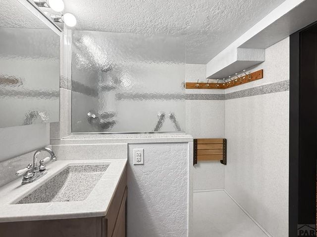 3912 Goodnight Ave, Pueblo, CO 81005