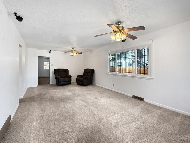 3912 Goodnight Ave, Pueblo, CO 81005