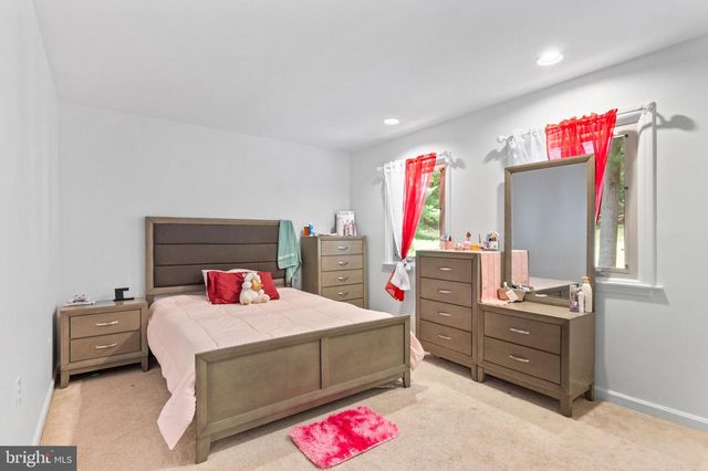 3 HESSIAN BLVD, Reading, PA 19607