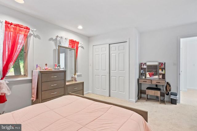 3 HESSIAN BLVD, Reading, PA 19607