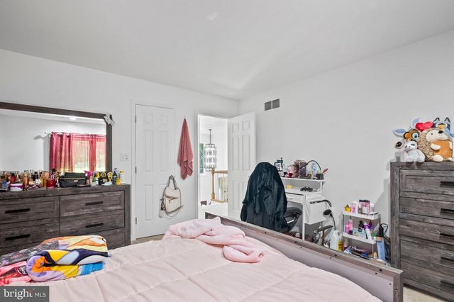 3 HESSIAN BLVD, Reading, PA 19607