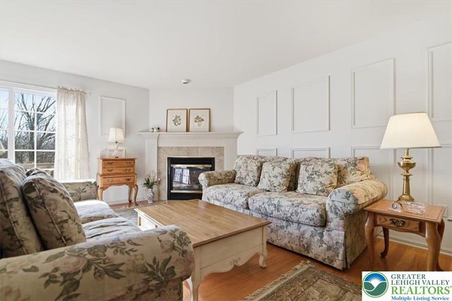 18 Holly Court, Forks Twp, PA 18040