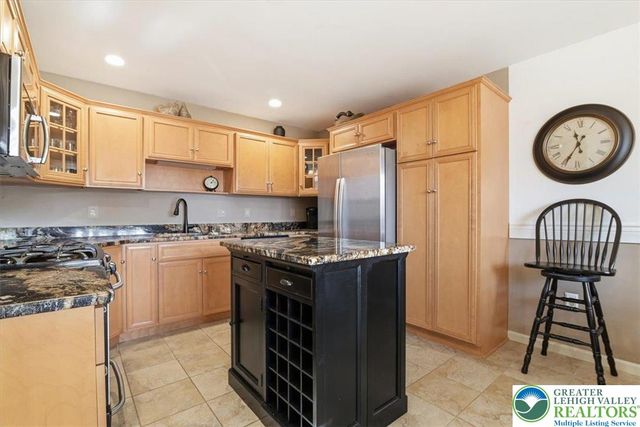18 Holly Court, Forks Twp, PA 18040