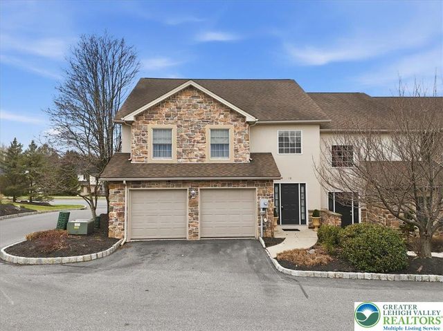 18 Holly Court, Forks Twp, PA 18040