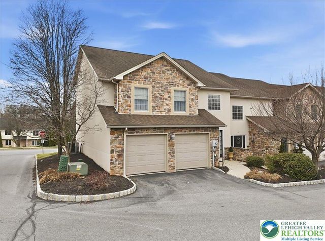 18 Holly Court, Forks Twp, PA 18040