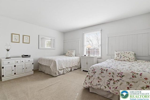 18 Holly Court, Forks Twp, PA 18040