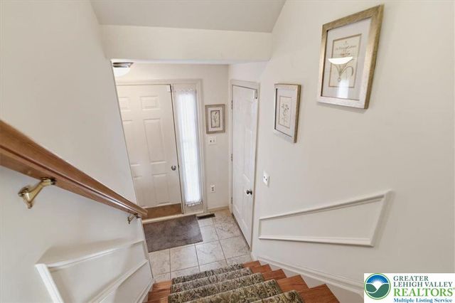 18 Holly Court, Forks Twp, PA 18040