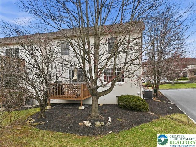 18 Holly Court, Forks Twp, PA 18040