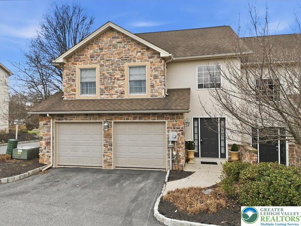 18 Holly Court, Forks Twp, PA 18040