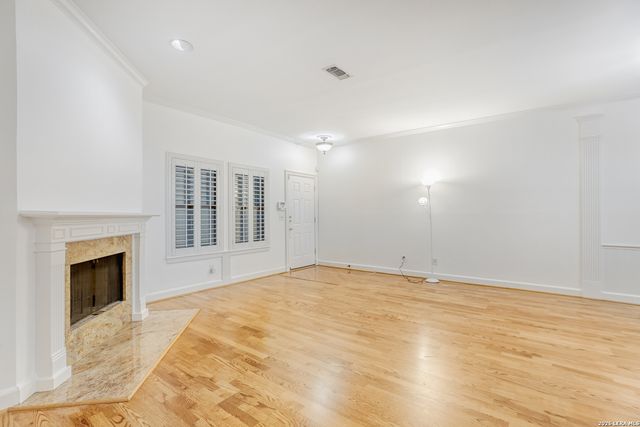 100 W El Prado Dr Apt 111, San Antonio, TX 78212