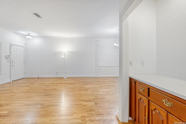 100 W El Prado Dr Apt 111, San Antonio, TX 78212