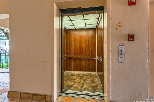 100 W El Prado Dr Apt 111, San Antonio, TX 78212