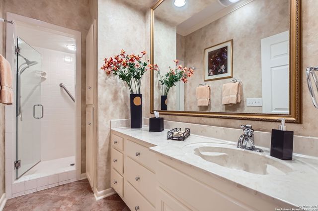 100 W El Prado Dr Apt 111, San Antonio, TX 78212