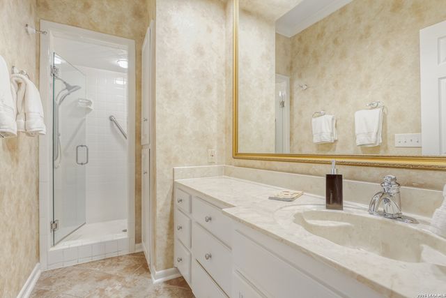 100 W El Prado Dr Apt 111, San Antonio, TX 78212