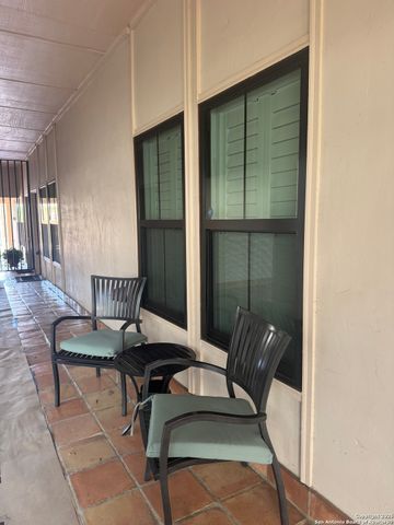 100 W El Prado Dr Apt 111, San Antonio, TX 78212