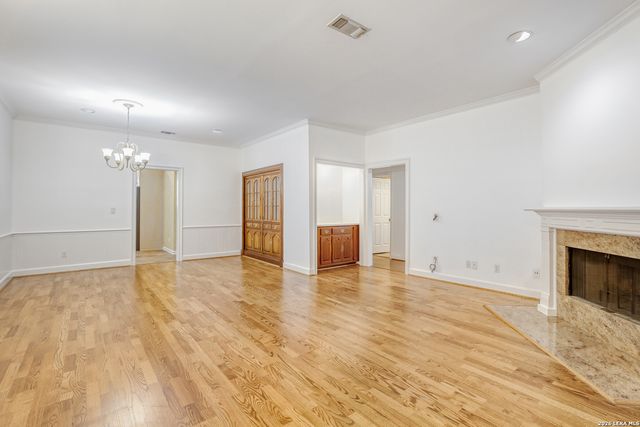 100 W El Prado Dr Apt 111, San Antonio, TX 78212