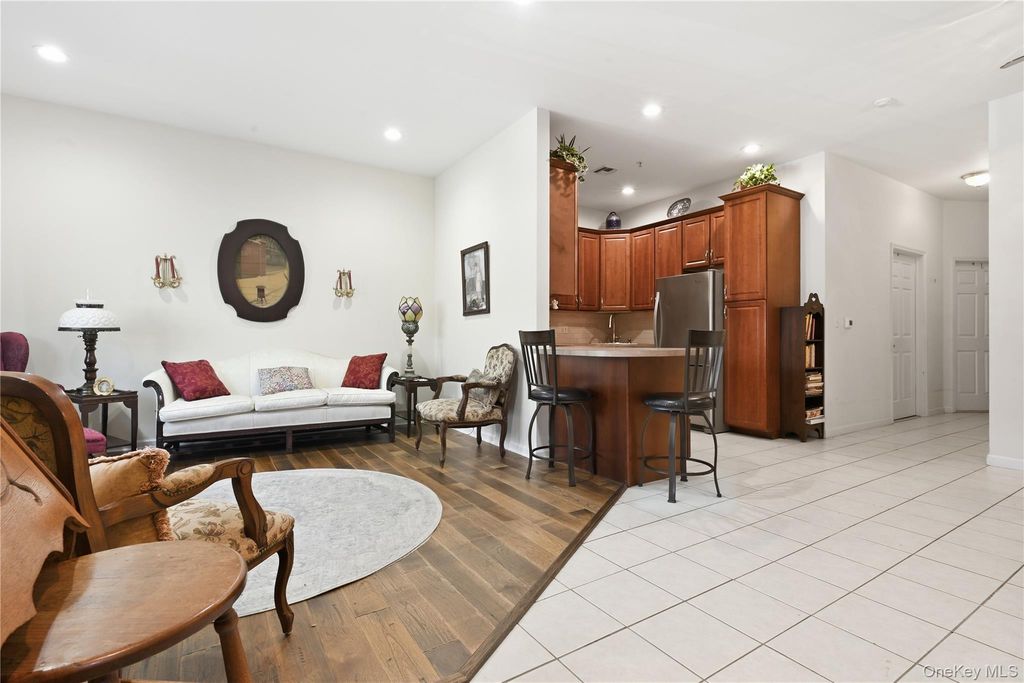121 Francesca Way, Amityville, NY 11701 — photo 4