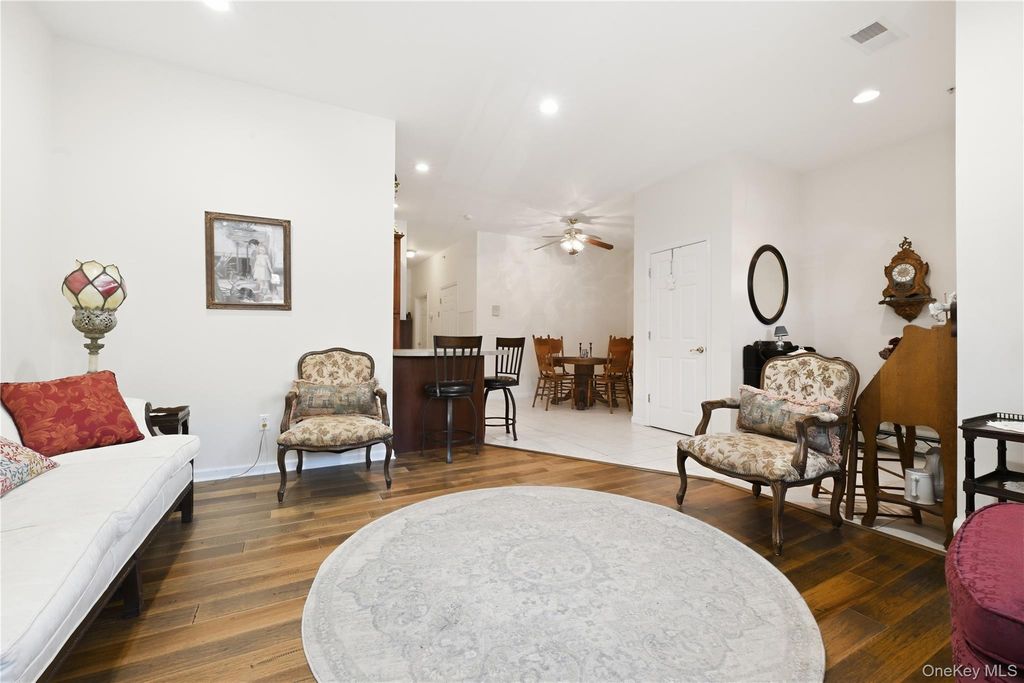 121 Francesca Way, Amityville, NY 11701 — photo 5