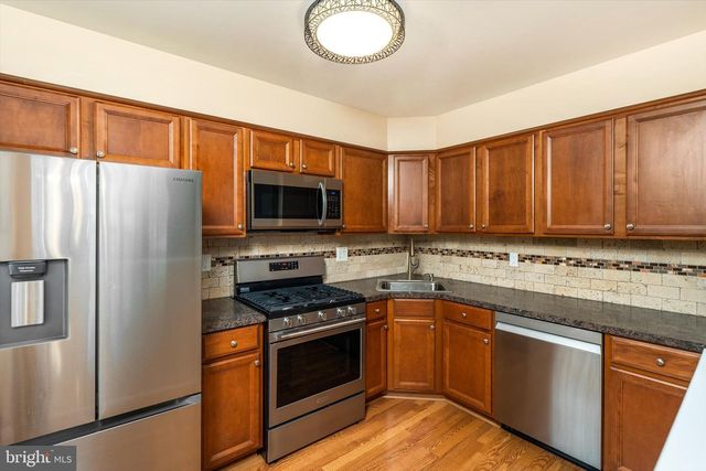 5 MILL RUN WEST, Hightstown, NJ 08520