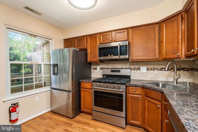 5 MILL RUN WEST, Hightstown, NJ 08520