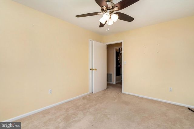 5 MILL RUN WEST, Hightstown, NJ 08520