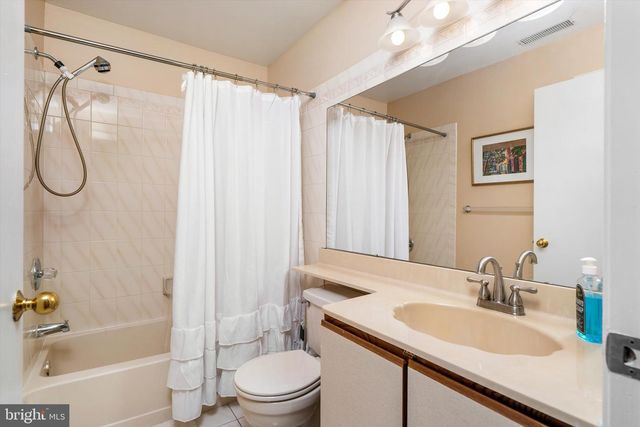 5 MILL RUN WEST, Hightstown, NJ 08520
