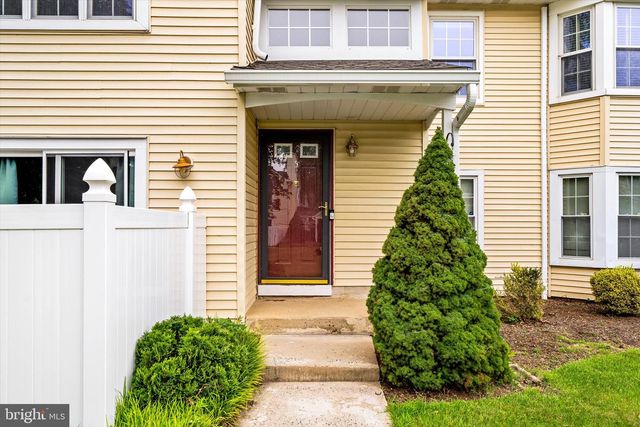 5 MILL RUN WEST, Hightstown, NJ 08520