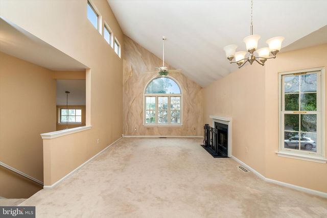 5 MILL RUN WEST, Hightstown, NJ 08520