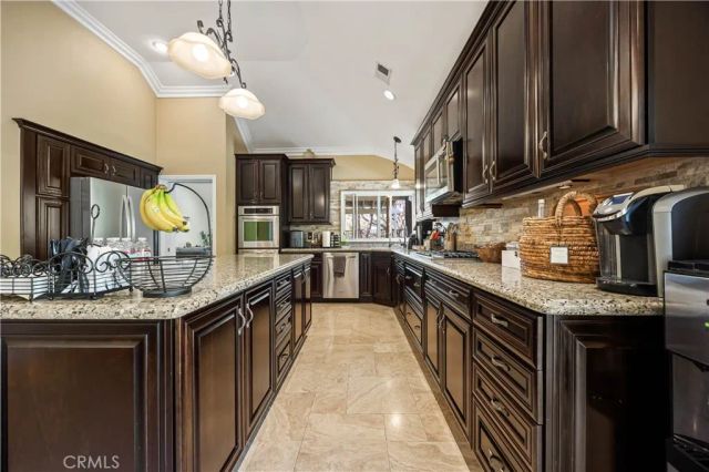 26009 Tourelle, Valencia, CA 91355