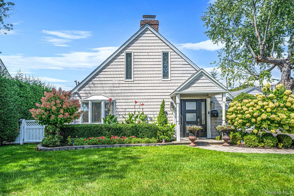 2115 Randall Avenue, East Meadow, NY 11554 — photo 2