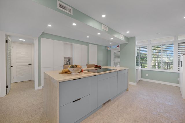 1500 Atlantic Blvd Apt 311, Key West, FL 33040