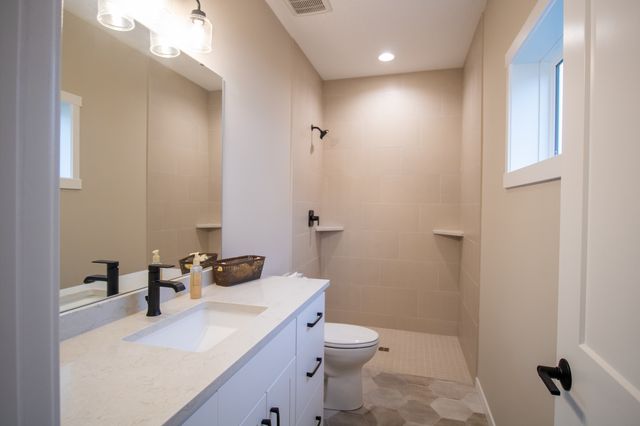 870 Bucknell Lane SE, Stewartville, MN 55976