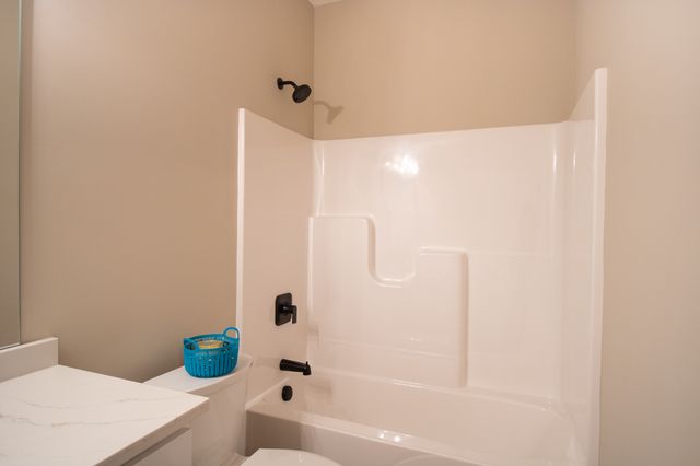 870 Bucknell Lane SE, Stewartville, MN 55976