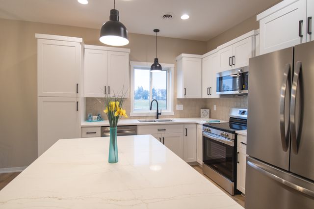 870 Bucknell Lane SE, Stewartville, MN 55976