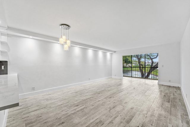 7192 Huntington Lane 208, Delray Beach, FL 33446