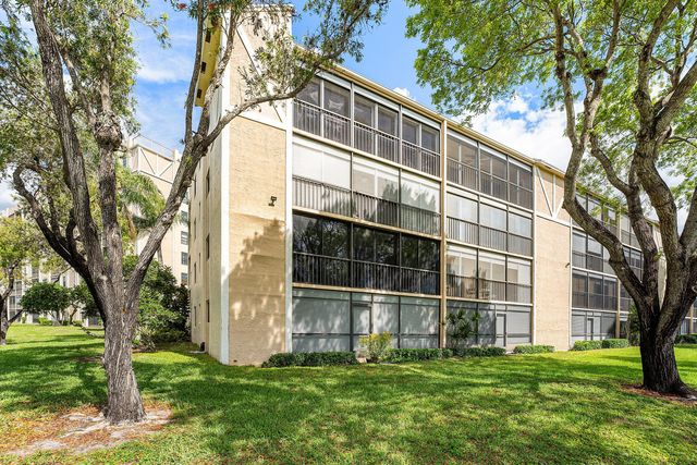 7192 Huntington Lane 208, Delray Beach, FL 33446