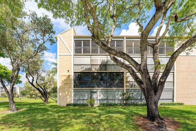 7192 Huntington Lane 208, Delray Beach, FL 33446