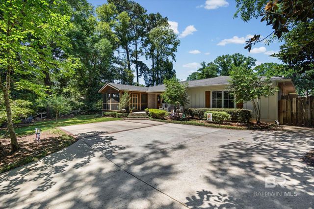 205 Gayfer Court, Fairhope, AL 36532