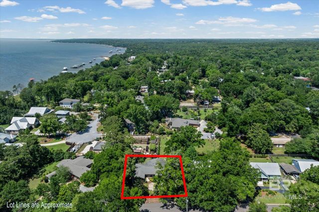 205 Gayfer Court, Fairhope, AL 36532
