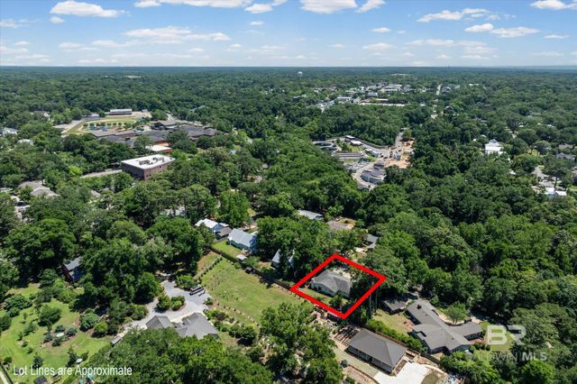 205 Gayfer Court, Fairhope, AL 36532
