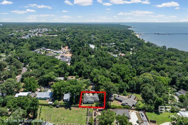 205 Gayfer Court, Fairhope, AL 36532