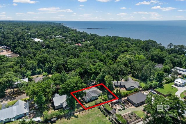 205 Gayfer Court, Fairhope, AL 36532