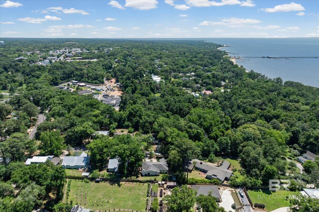 205 Gayfer Court, Fairhope, AL 36532