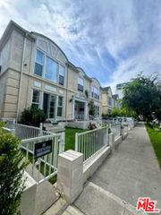133 S Crescent Drive 3, Beverly Hills, CA 90212