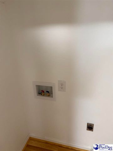 909 W Washington St, Hartsviile, SC 29550