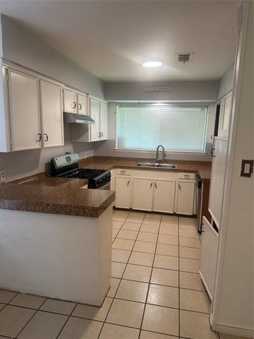 835 Eastlake Street, Houston, TX 77034