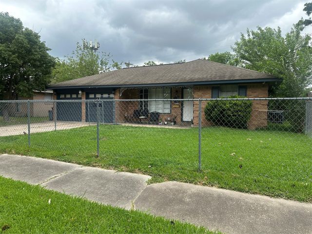 835 Eastlake Street, Houston, TX 77034